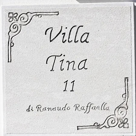 Tina 3*